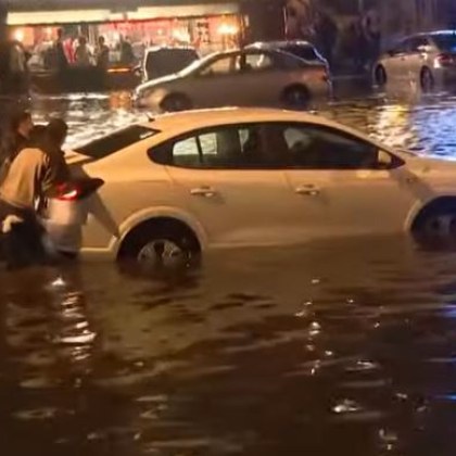 Проливни дъждове предизвикаха наводнения през последните 24 часа в турската