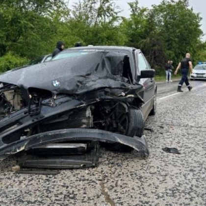 Тежка катастрофа е станала преди минути край Враца Лек автомобил