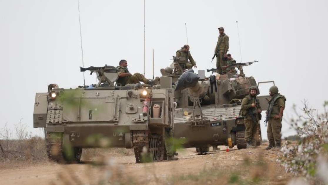 Четирима души бяха убити при израелски удар в село в