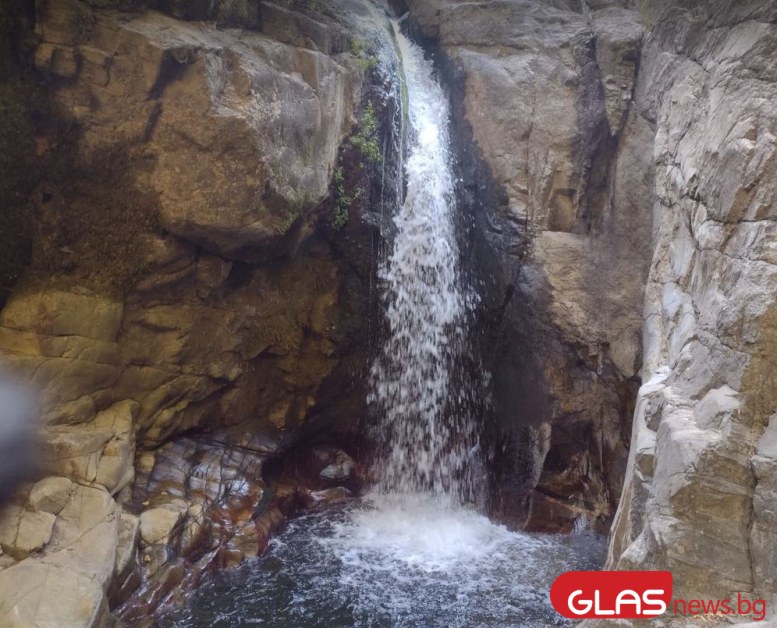 Красиви водопади се таят в дебрите на Родопите СНИМКИ