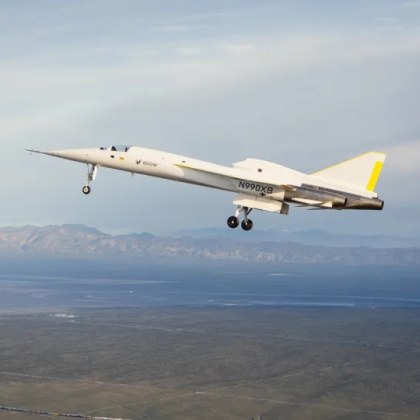 Изпитателният свръхзвуков самолет XB 1 на Boom получи одобрението на Федералната