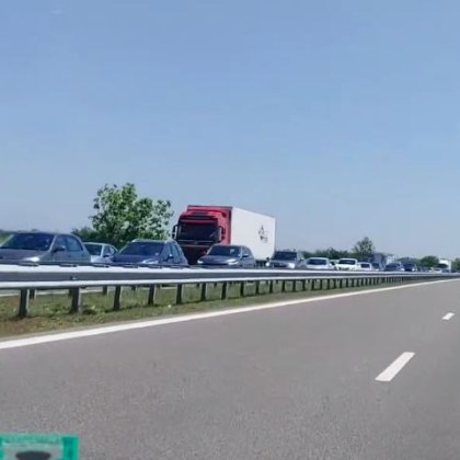 Затруднено е движението по автомагистрала Тракия За това сигнализират шофьори