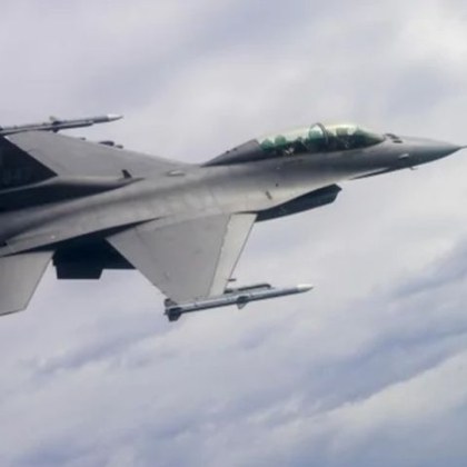 Украйна продължава да чака да започнат доставките на западни изтребители F 16 