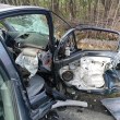 Шофьор загина, а друг мъж е с опасност за живота след катастрофа