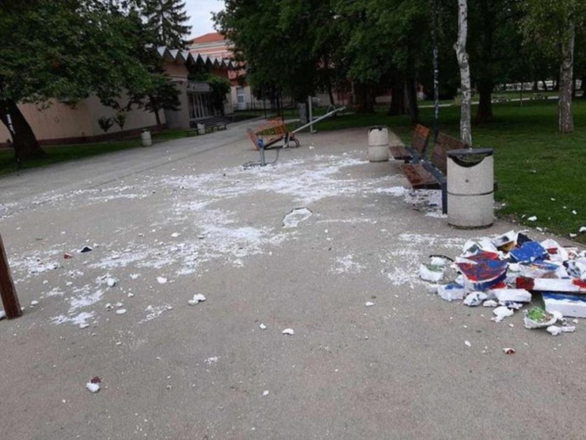 Вандали унищожиха детска великденска украса в Плевен  СНИМКИ