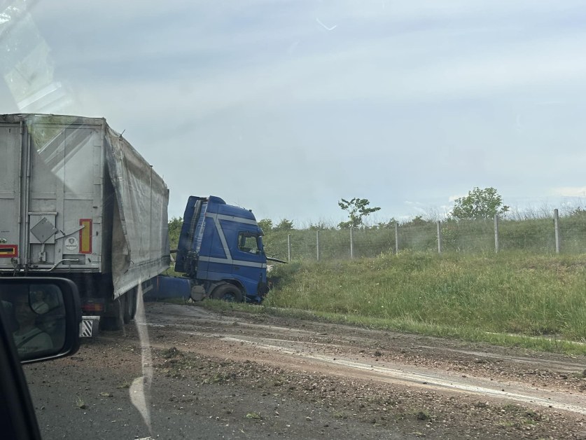 Катастрофа с камион на АМ 