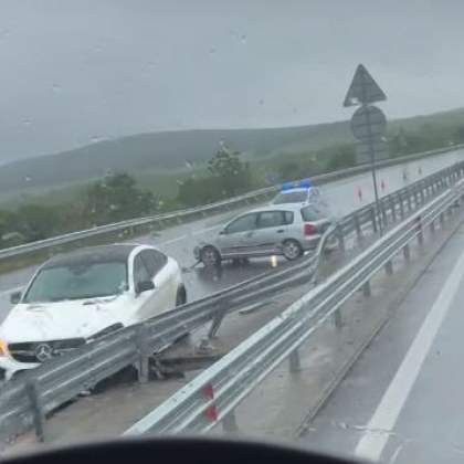 Катастрофа стана днес на автомагистрала Тракия Инцидентът е между две