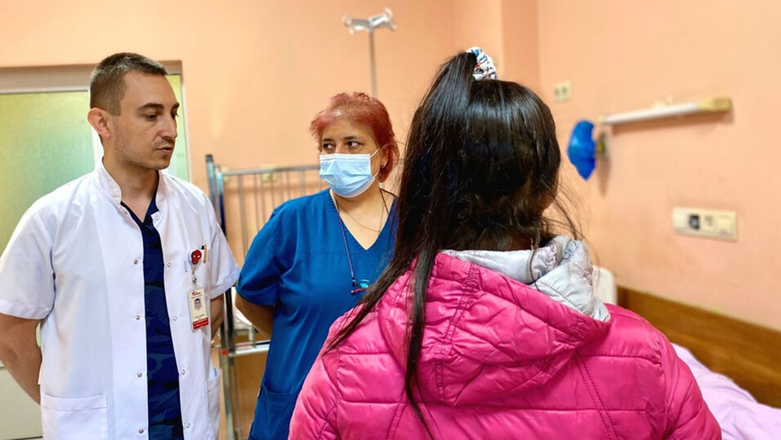 Изписаха от болницата 2-годишното дете от Враца, простреляно с въздушна пушка