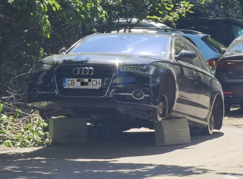 Поредна кражба от автомобил в София. Четирите гуми на лек