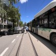 Шофьорка се блъсна в рейс в София СНИМКА