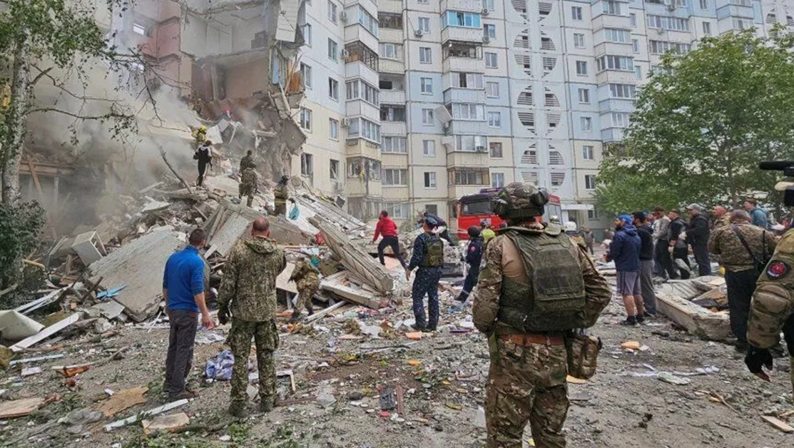 Част от блок се срути след украинска атака в Белгород, има загинали