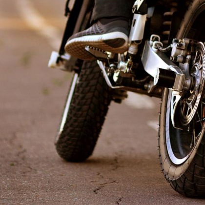 Мъж на 28 години загина при удар с мотоциклет в