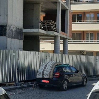 Шофьор измисли интересно решение за да предпази возилото си Той