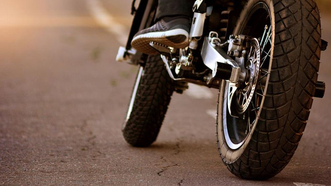 Мъж на 28 години загина при удар с мотоциклет в
