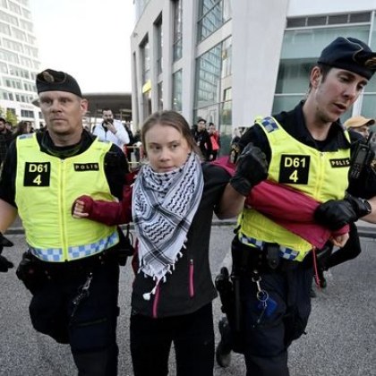 Полицията отблъсна пропалестински демонстранти около стадиона Малмьо Арена в Южна