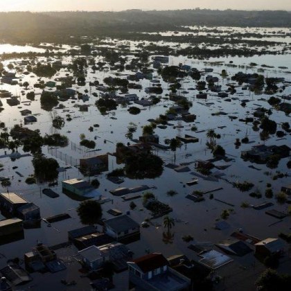 В Бразилия расте броят на жертвите в тежките наводнения По