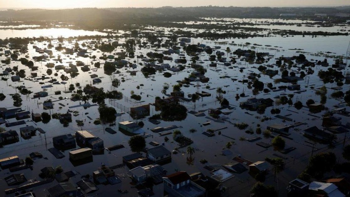 В Бразилия расте броят на жертвите в тежките наводнения. По