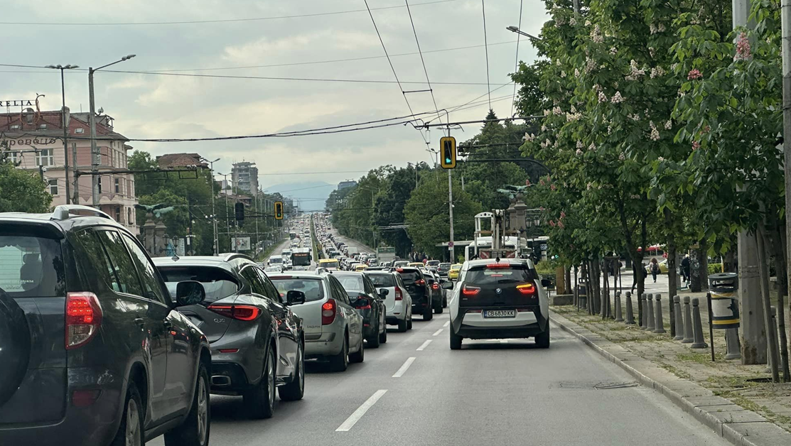 Пътният експерт Диана Русинова сигнализира за ужасяващи задръствания в столицата.Цяла