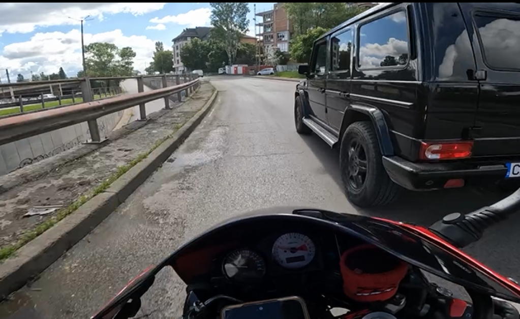 Моторист в София сигнализира за неадекватно поведение на пътя от