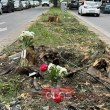 Цветя, свещи и карти за игра оставиха близките на загиналите в мелето в Пловдив