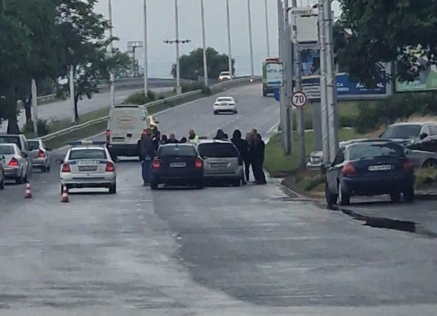 Катастрофа стана преди минути в Пловдив. Две коли са се
