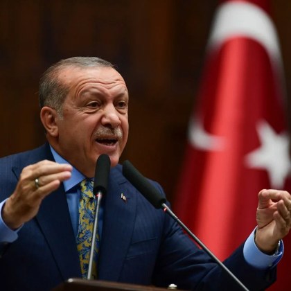 Турският президент Реджеп Тайип Ердоган свика спешна среща с ръководителите