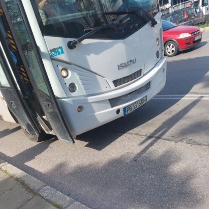 Шофьор на автобус от градския транспорт в Пловдив изхвърли пътници