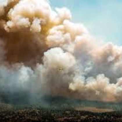 Министерството на външните работи предупреди българите за интензивни горски пожари