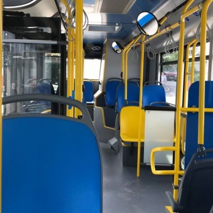 Възрастна жена е била свалена от градски автобус в Стара