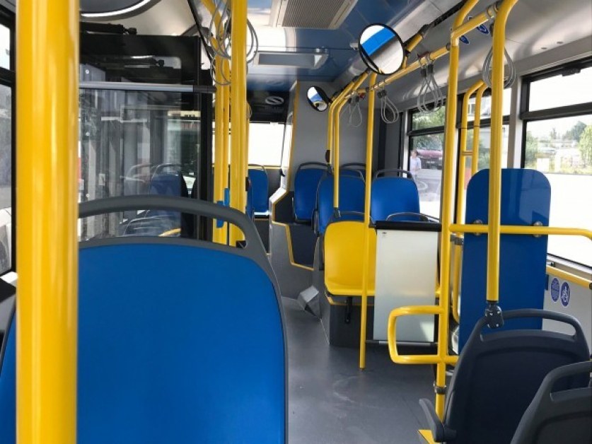 Възрастна жена е била свалена от градски автобус в Стара