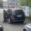 Мъж твърди, че шофьорка е запушила улица в Бургас, тя му предложи да се видят в съда