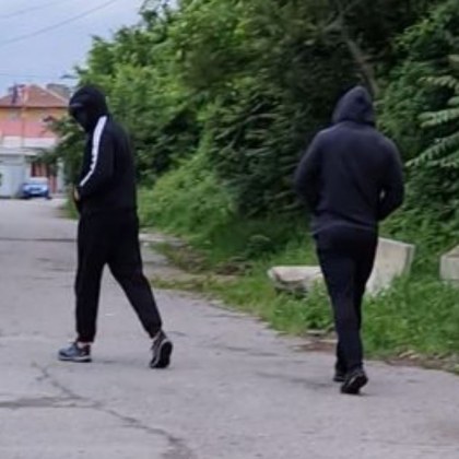 Двама съмнителни мъже се забелязани да обикалят из столичен квартал