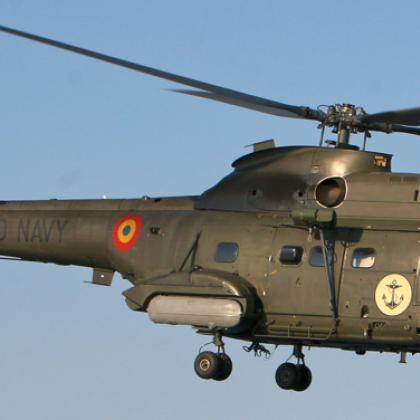 Хеликоптер IAR 330 Puma на Румънските военновъздушни сили се включи
