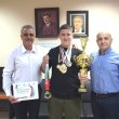 Кметът Димитър Иванов посрещна златния медалист от Европейската купа по кикбокс и муай тай Виктор Профиров