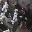 Мъж краде от цветарски магазин във Варна