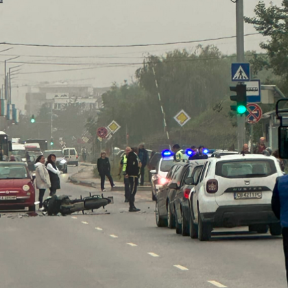 Лек автмобил е блъснал моторист на Коматевско шосе в Пловдив