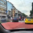 Блъснаха пешеходец в София, пристигна линейка СНИМКА