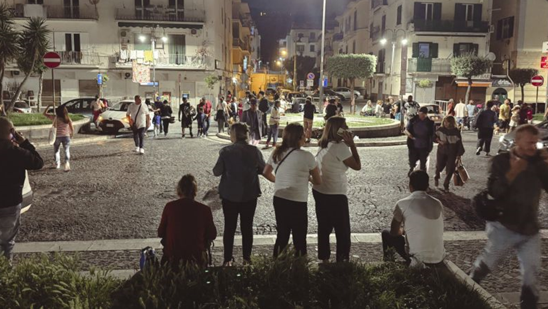 Женски затвор близо до Неапол беше евакуиран заради земетресението с