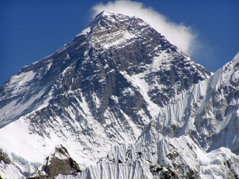 Алпинистка изкачи Еверест и счупи всякакви рекорди