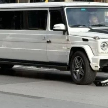 Лимузина с абитуриенти катастрофира на бул Патриарх Евтимий в София