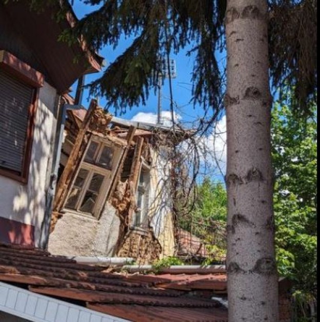 Събориха част от къщата на Димитър Талев в РСМ