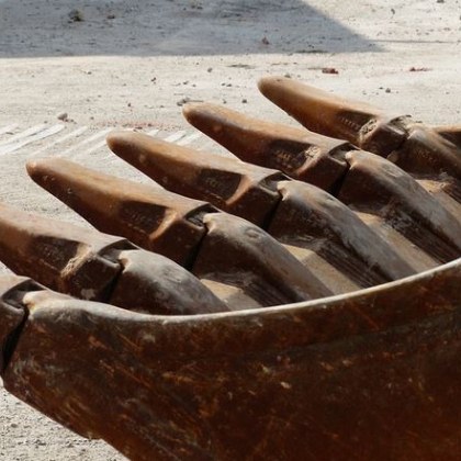 Багер влeзe в култовия къмпинг Якото място край Царево за