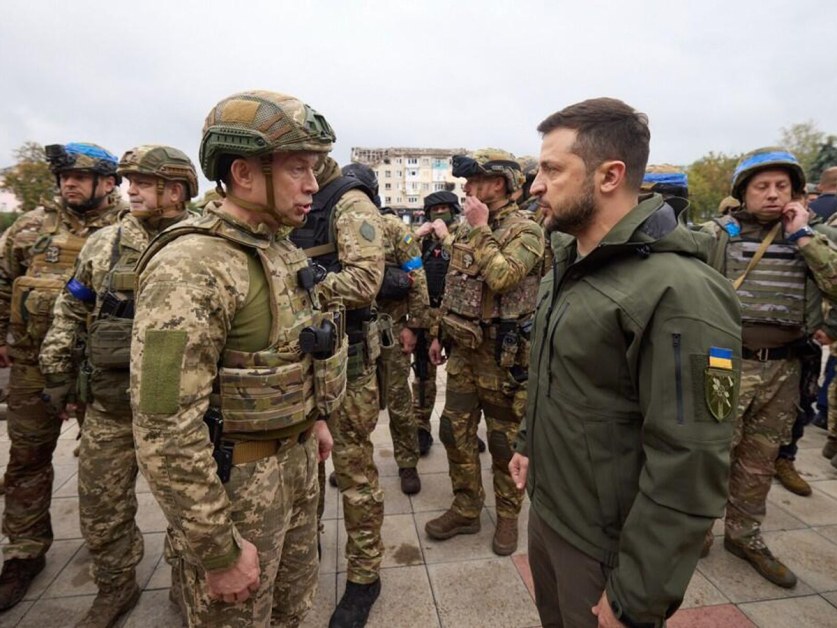 Зеленски се готви да уволни Сирски