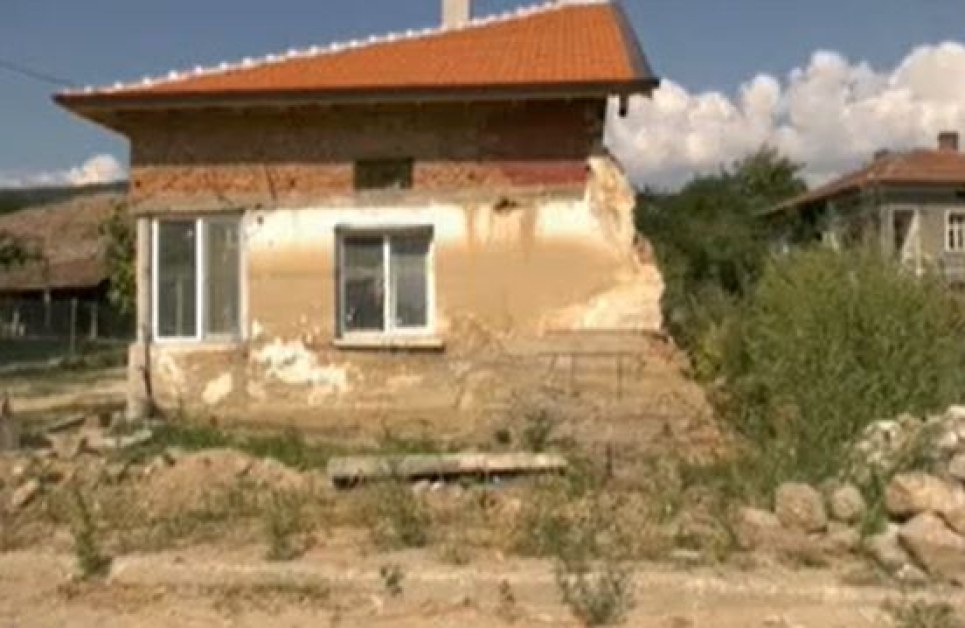 Карловски села на протест заради спрени пари за щетите от наводнението