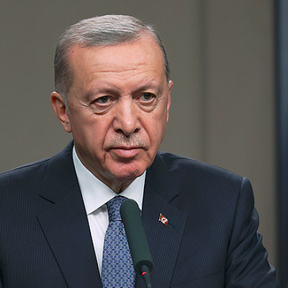 Светът наблюдава варварството на един болен човек на един маниак