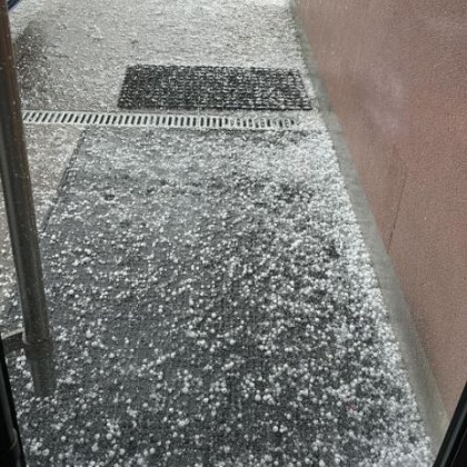 Проливен дъжд се изсипа до София В село Подгумер е