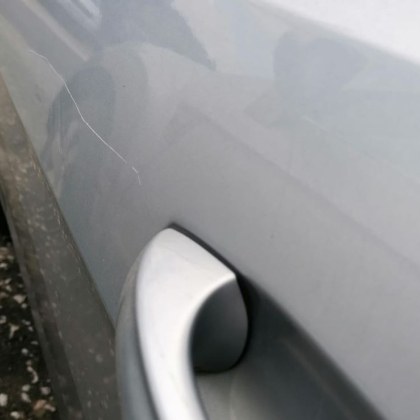 Собственик на автомобил завари колата си надрана Причината според него