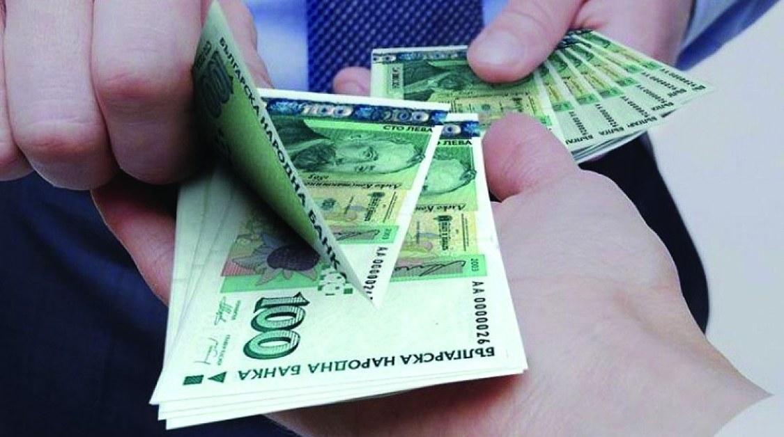 Средната заплата у нас е най-ниска в ЕС