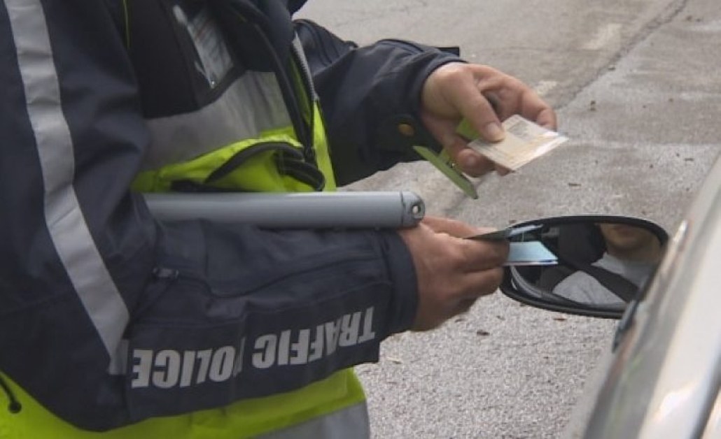 Водач на камион опита да подкупи полицаи в Пловдивско