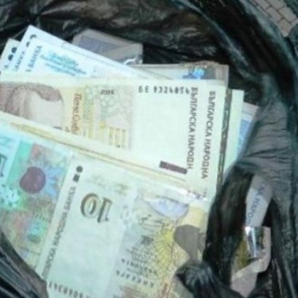 Жена даде над 6500 лв. на измамници
